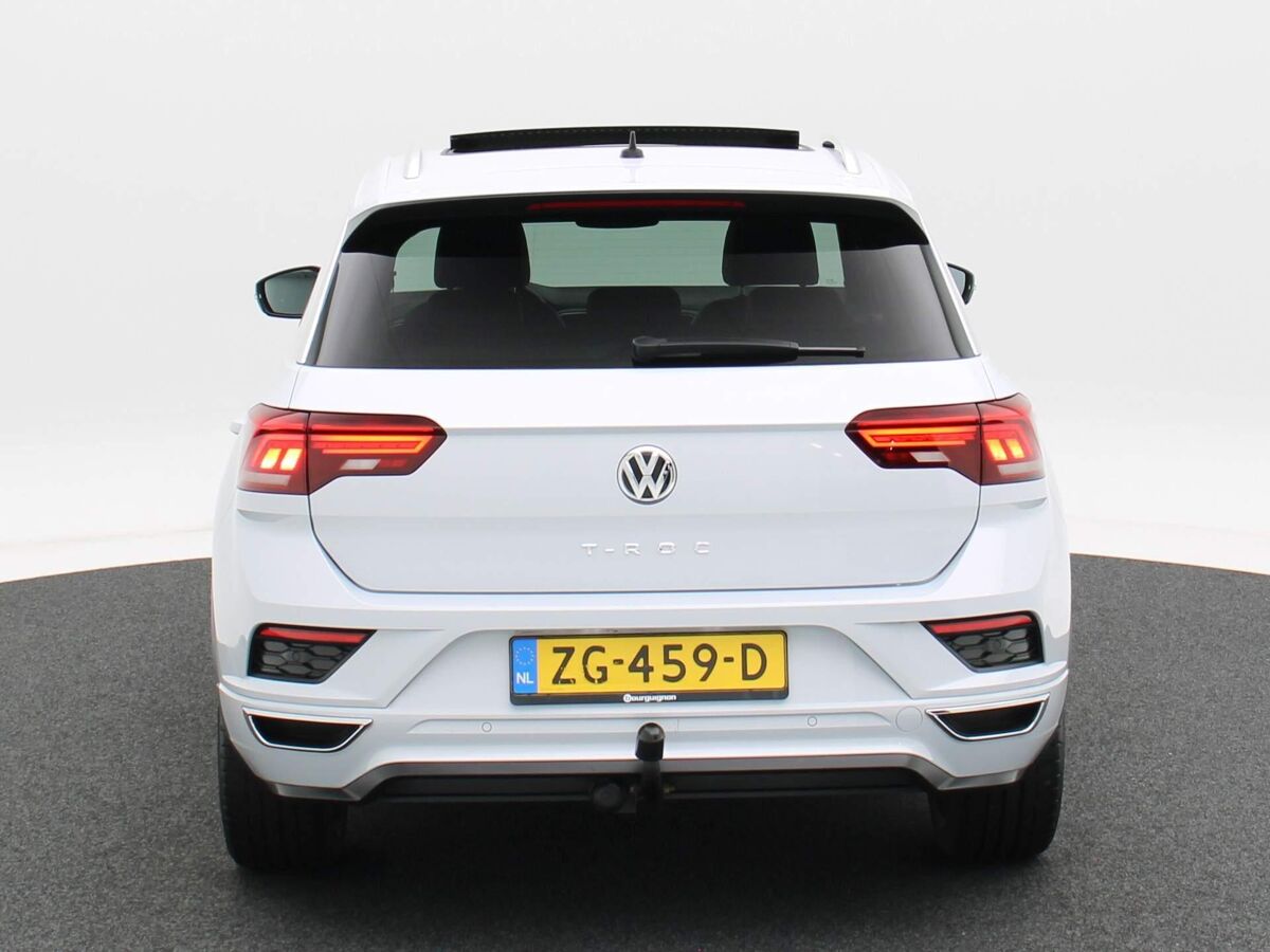 Volkswagen T-Roc 1.5 TSi 150 Pk DSG Sport R-Line | Full LED | Panoramadak | Trekhaak | Navi | ECC | Privacy Glass | Sensoren | 19 Inch