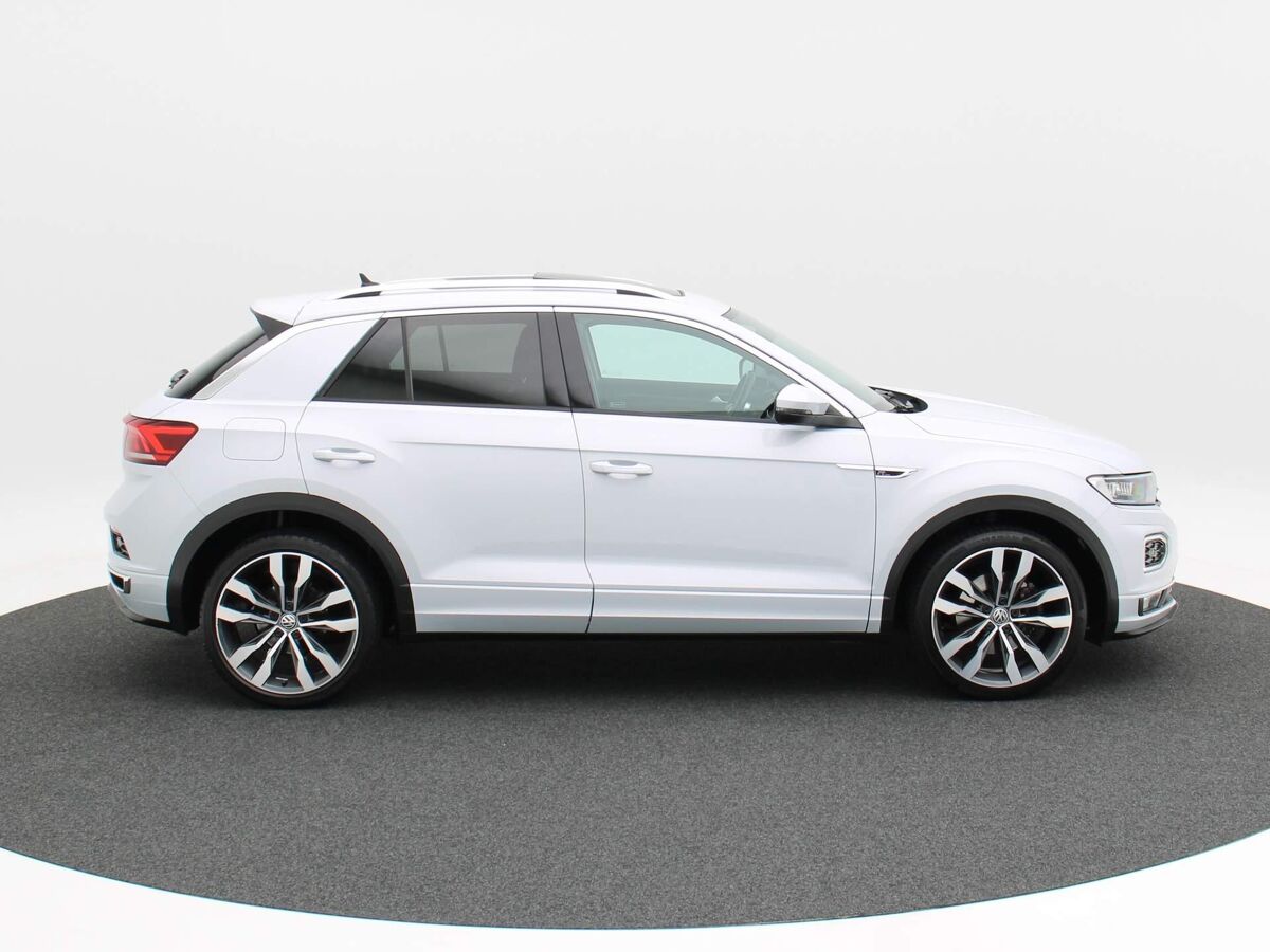 Volkswagen T-Roc 1.5 TSi 150 Pk DSG Sport R-Line | Full LED | Panoramadak | Trekhaak | Navi | ECC | Privacy Glass | Sensoren | 19 Inch