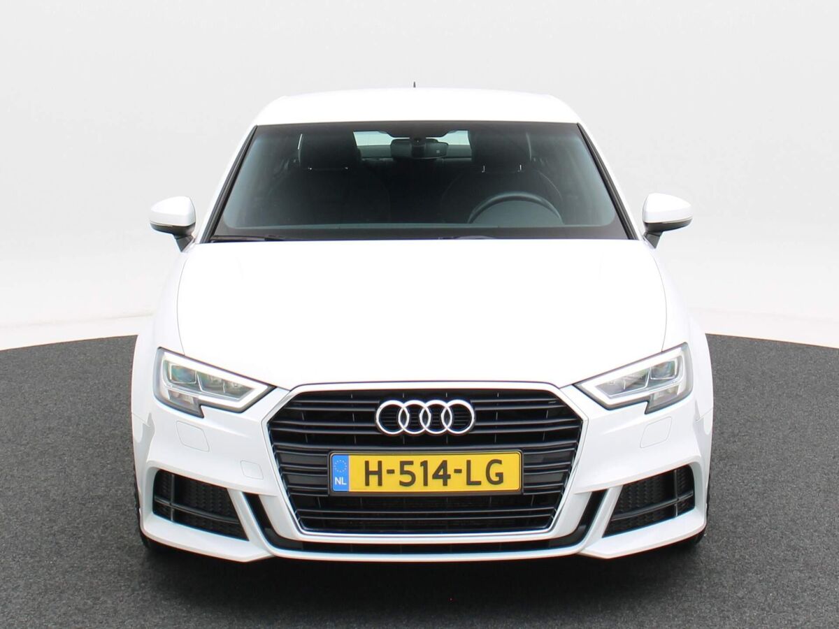 Audi A3 Limousine Limousine 35 TFSi 150 Pk Automaat S-Line | Full LED | Navi | Trekhaak | 18 Inch | Stoelverwarming | 84.797 Km!!