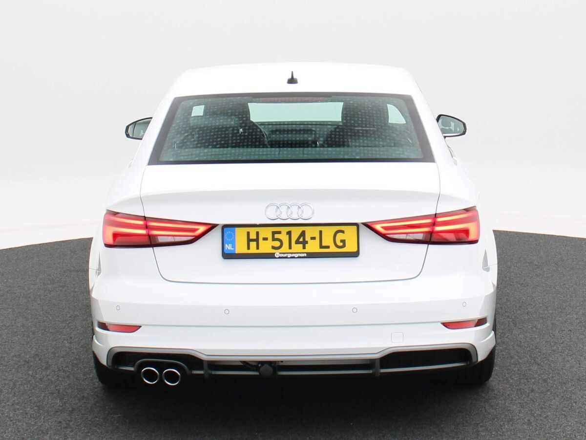 Audi A3 Limousine Limousine 35 TFSi 150 Pk Automaat S-Line | Full LED | Navi | Trekhaak | 18 Inch | Stoelverwarming | 84.797 Km!!