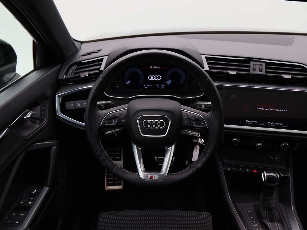 Audi Q3 Sportback 35 TFSi 150 Pk S-Line | Navi | Panoramadak | 18 Inch | Elek. Achterklep | LED | Privacy Glass