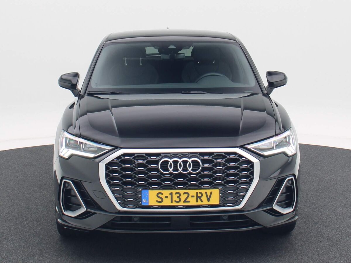 Audi Q3 Sportback 35 TFSi 150 Pk S-Line | Navi | Panoramadak | 18 Inch | Elek. Achterklep | LED | Privacy Glass