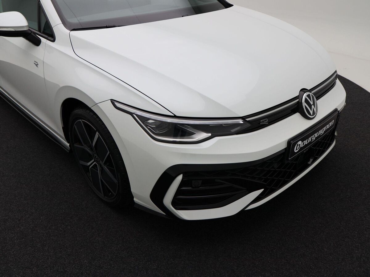Volkswagen Golf Variant R-Line-Edition 1.5 eTSI 116 pk Variant DSG | 360 Camera | Stoel & Stuur Verwarming | Koplampverlichting Led Matrix |  3-Zone Climatronic | Wegzwenkbare trekhaak |