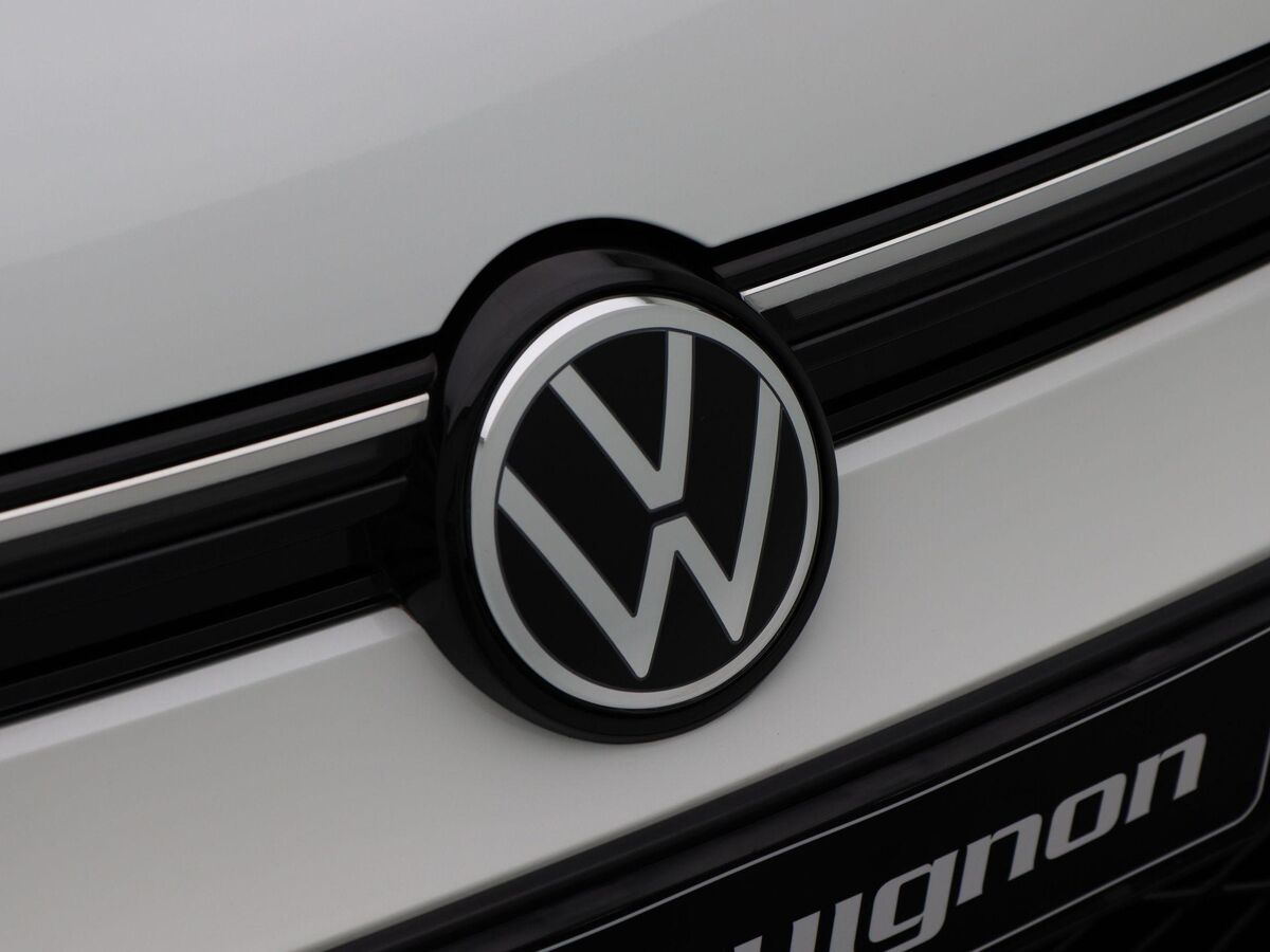 Volkswagen Golf Variant R-Line-Edition 1.5 eTSI 116 pk Variant DSG | 360 Camera | Stoel & Stuur Verwarming | Koplampverlichting Led Matrix |  3-Zone Climatronic | Wegzwenkbare trekhaak |