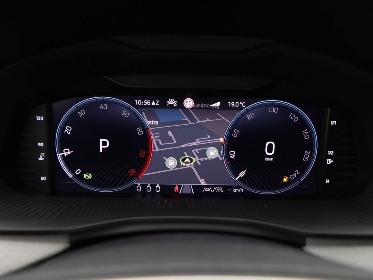 Škoda Scala Business Edition 1.0 TSI 115 pk | Automaat | Panoramadak | Adaptive cruise control | Navigatie