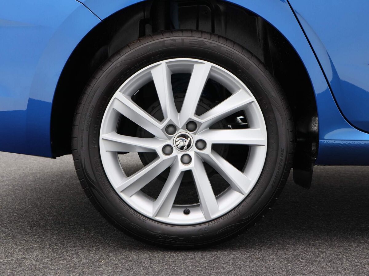 Škoda Scala Business Edition 1.0 TSI 115 pk | Automaat | Panoramadak | Adaptive cruise control | Navigatie