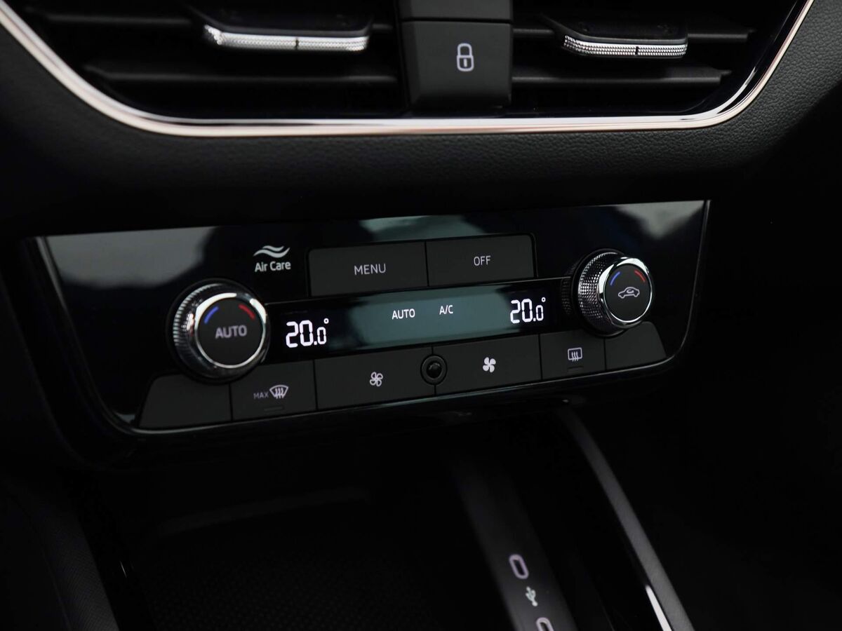 Škoda Scala Business Edition 1.0 TSI 115 pk | Automaat | Panoramadak | Adaptive cruise control | Navigatie