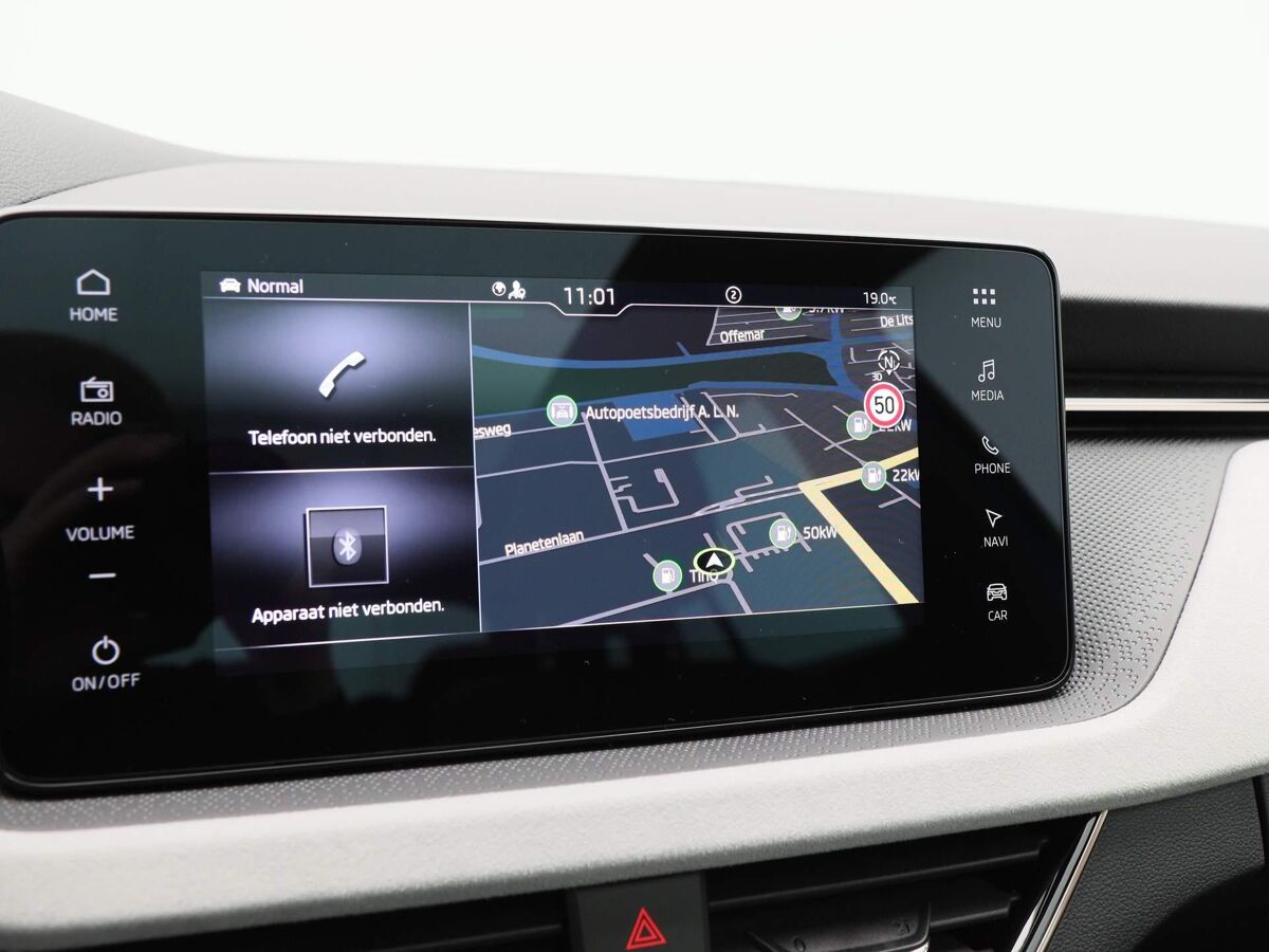 Škoda Scala Business Edition 1.0 TSI 115 pk | Automaat | Panoramadak | Adaptive cruise control | Navigatie
