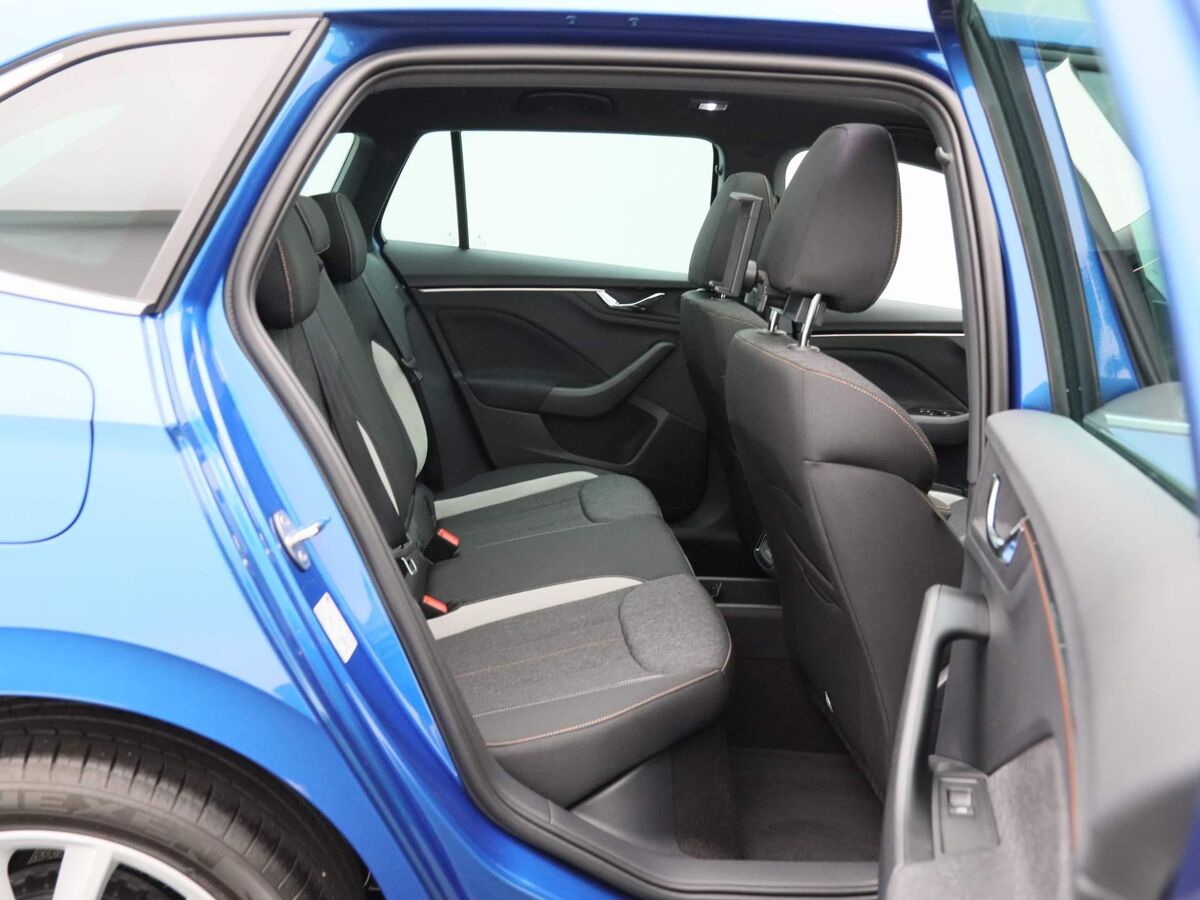 Škoda Scala Business Edition 1.0 TSI 115 pk | Automaat | Panoramadak | Adaptive cruise control | Navigatie