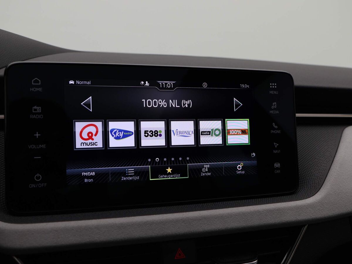 Škoda Scala Business Edition 1.0 TSI 115 pk | Automaat | Panoramadak | Adaptive cruise control | Navigatie