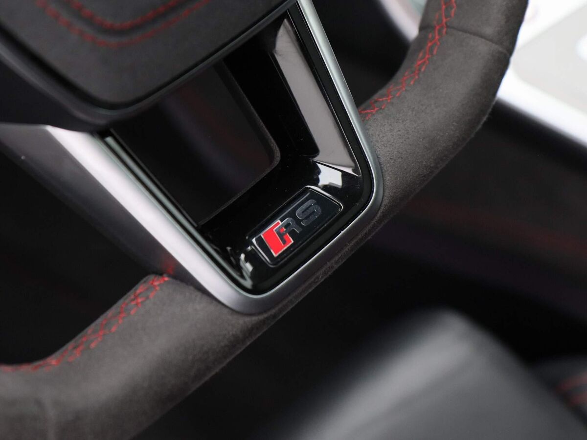 Audi RS7 Sportback 4.0 TFSi 600 Pk | Panoramadak | B&O Audio | Leder | 22 Inch | Keramische Remmen | Head-Up | 87.637 Km!!