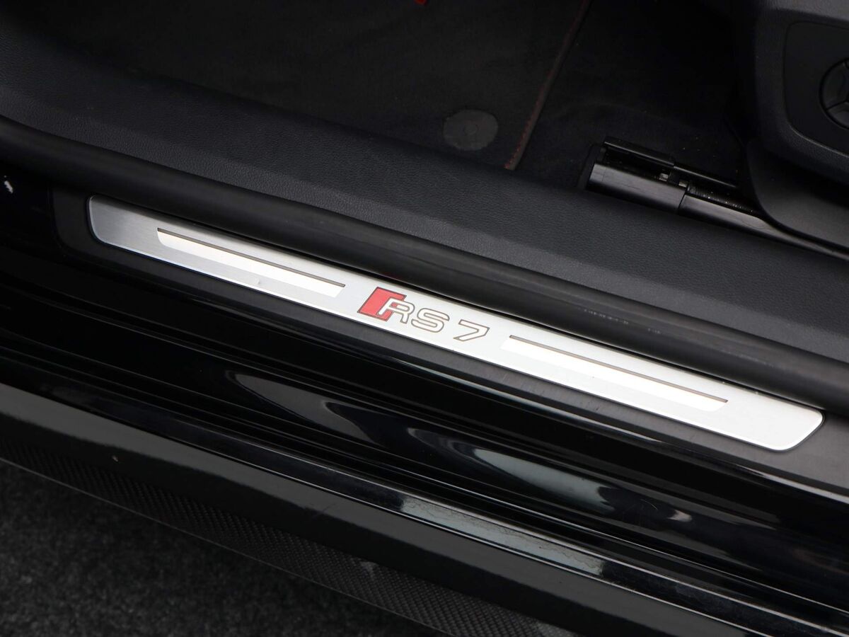Audi RS7 Sportback 4.0 TFSi 600 Pk | Panoramadak | B&O Audio | Leder | 22 Inch | Keramische Remmen | Head-Up | 87.637 Km!!