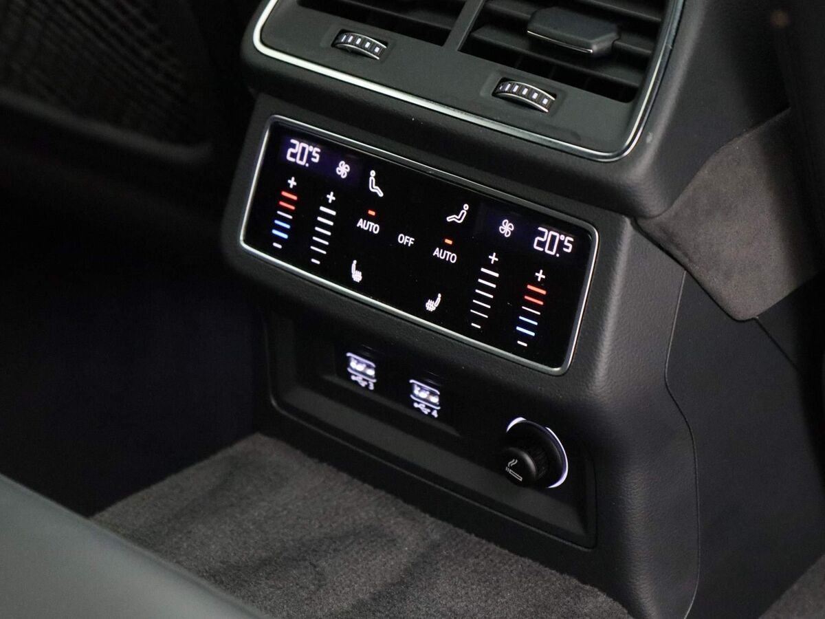 Audi RS7 Sportback 4.0 TFSi 600 Pk | Panoramadak | B&O Audio | Leder | 22 Inch | Keramische Remmen | Head-Up | 87.637 Km!!