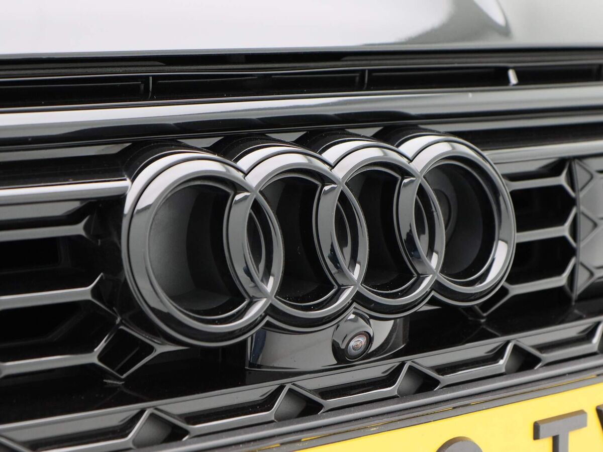 Audi RS7 Sportback 4.0 TFSi 600 Pk | Panoramadak | B&O Audio | Leder | 22 Inch | Keramische Remmen | Head-Up | 87.637 Km!!