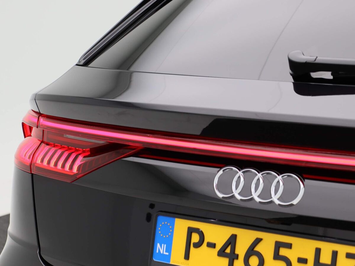 Audi Q8 55 TFSI e 381 PK | Leder | Navi | Adapt. Cruise | Trekhaak | Elek. Achterklep | 22 Inch | 54.382 Km!!