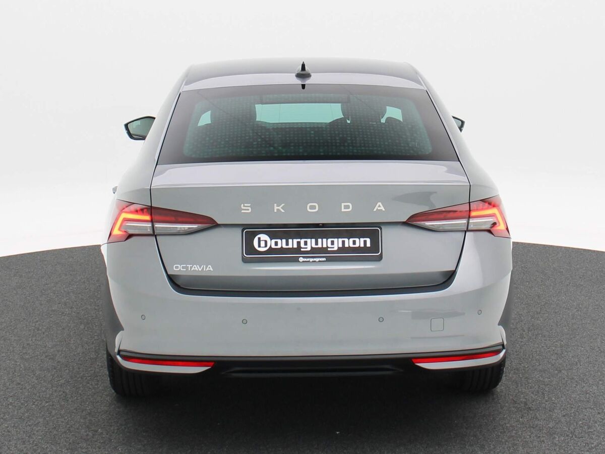 Škoda Octavia Business Edition 1.5 TSI 115 PK | Automaat | Cruise control | Achteruitrijcamera | Apple carplay / Android auto