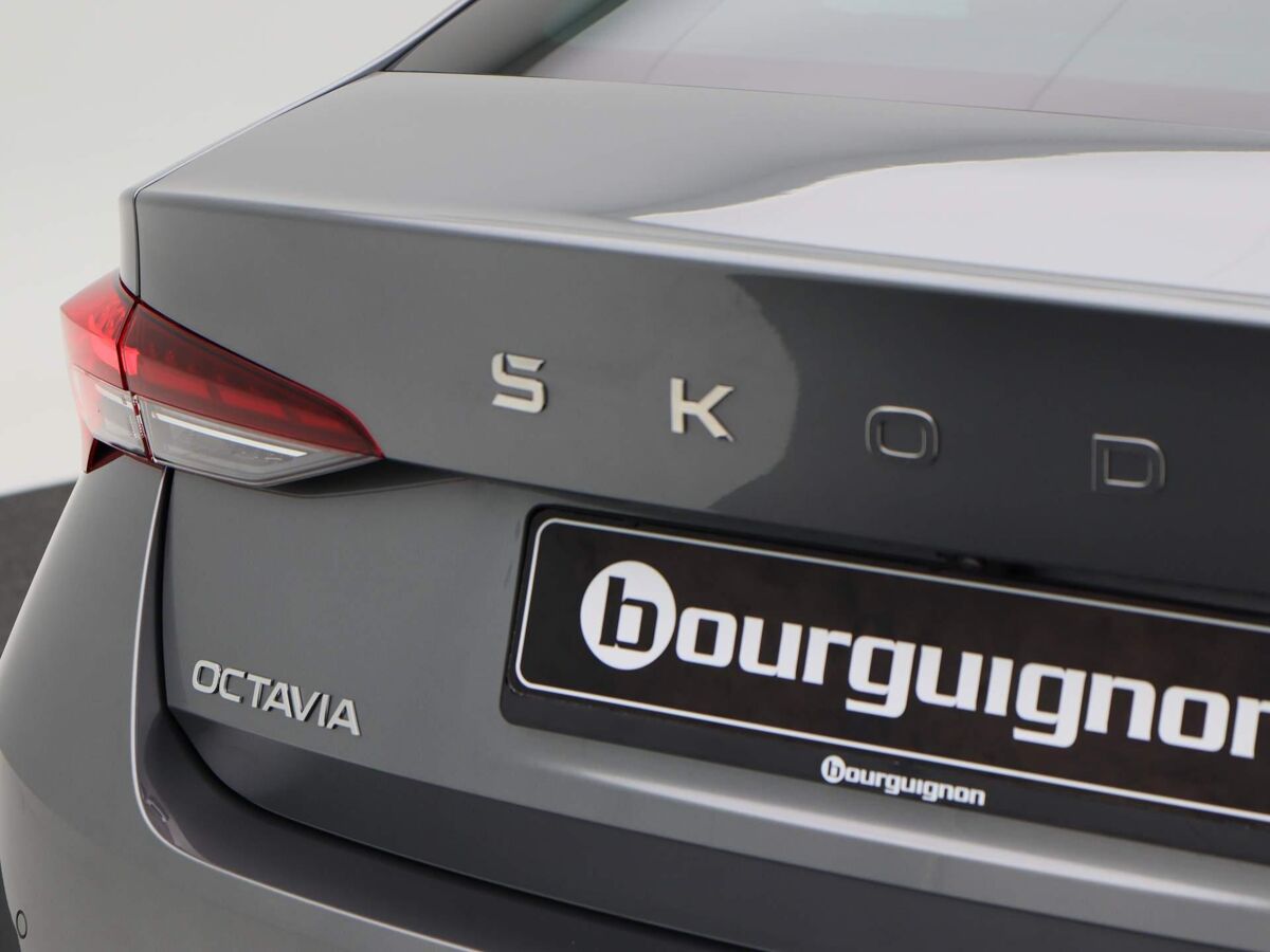 Škoda Octavia Business Edition 1.5 TSI 115 PK | Automaat | Cruise control | Achteruitrijcamera | Apple carplay / Android auto