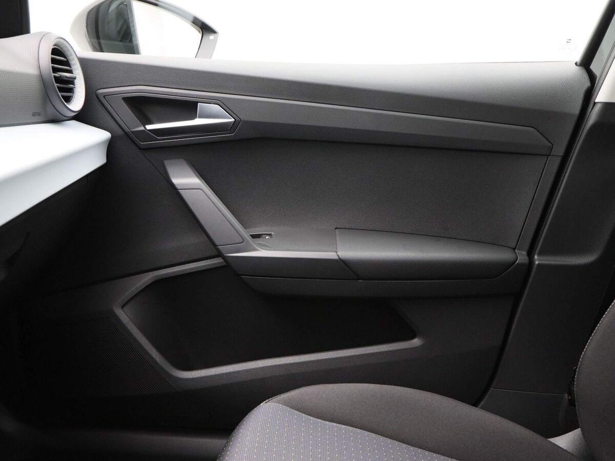 SEAT Arona Style 1.0 TSI 95 pk | Cruise control | Parkeersensoren achter | Apple carplay / Android auto