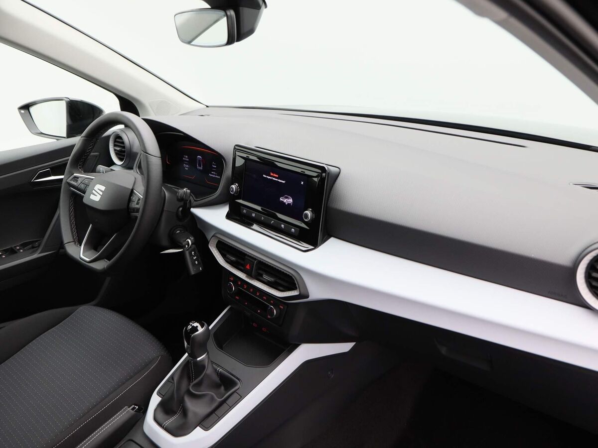 SEAT Arona Style 1.0 TSI 95 pk | Cruise control | Parkeersensoren achter | Apple carplay / Android auto
