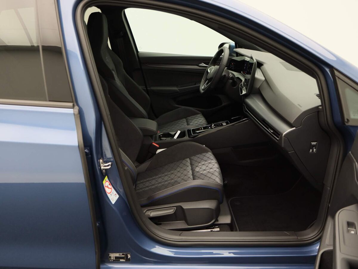 Volkswagen Golf 1.5 eTSI R-Line Edition | Carplay | Adaptieve Cruise | Stuur/Stoel Verwarming | Camera |