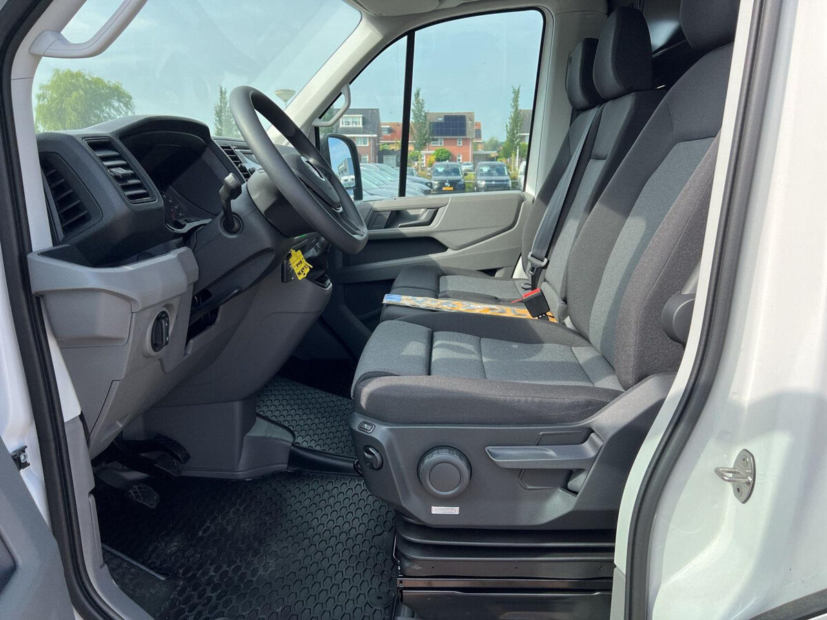 VW-Bedrijfswagens Crafter 35 2.0 TDI 140 pk H6 L3H3 | Airco | ERGO | App Connect | Navi via App | PDC | Bij. Bank | BPM Vrij |