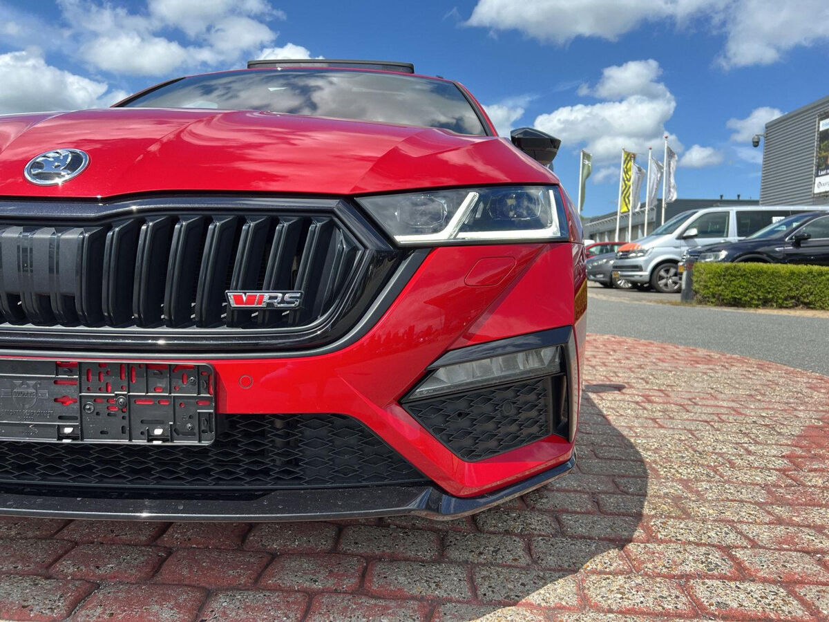 Škoda Octavia Combi Combi 1.4 TSI RS iV 245 pk PHEV | Pano Dak | 18 Inch | A- Camera | ERGO |