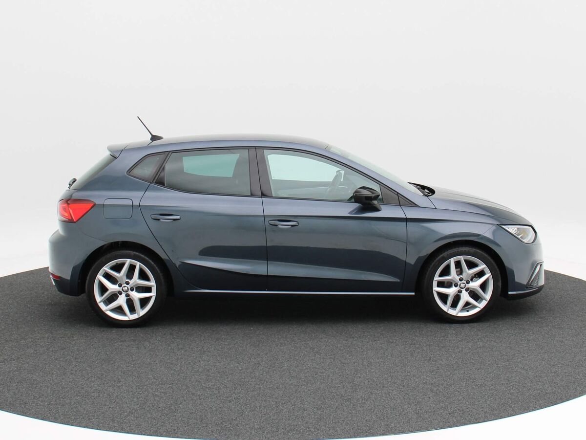 SEAT Ibiza 1.0 TSi FR Business Intense | Camera | Digitaal Dashboard | Stoel Verw. | Carplay | Privacy Glass | 25.914 Km!!