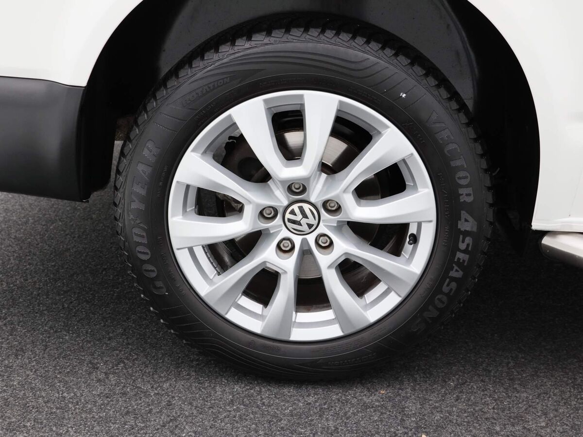 VW-Bedrijfswagens Transporter 2.0 TDi L2H1 28 Business 3-Zits | Airco | Trekhaak | App Connect | 17 Inch | Parkeersensoren | 24.254 Km!!