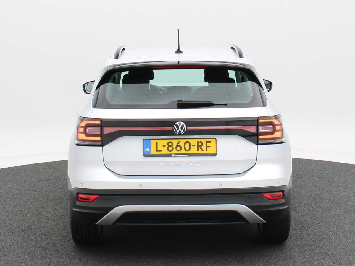 Volkswagen T-Cross 1.0 TSi Life | 17 inch | Adapt. Cruise | Parkeersensoren | DAB | Carplay | Navi