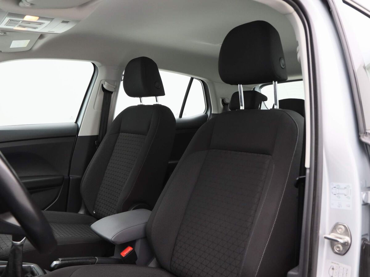 Volkswagen T-Cross 1.0 TSi Life | 17 inch | Adapt. Cruise | Parkeersensoren | DAB | Carplay | Navi