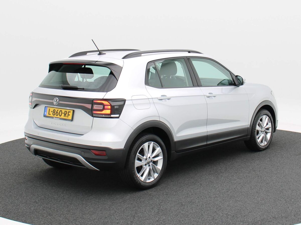 Volkswagen T-Cross 1.0 TSi Life | 17 inch | Adapt. Cruise | Parkeersensoren | DAB | Carplay | Navi