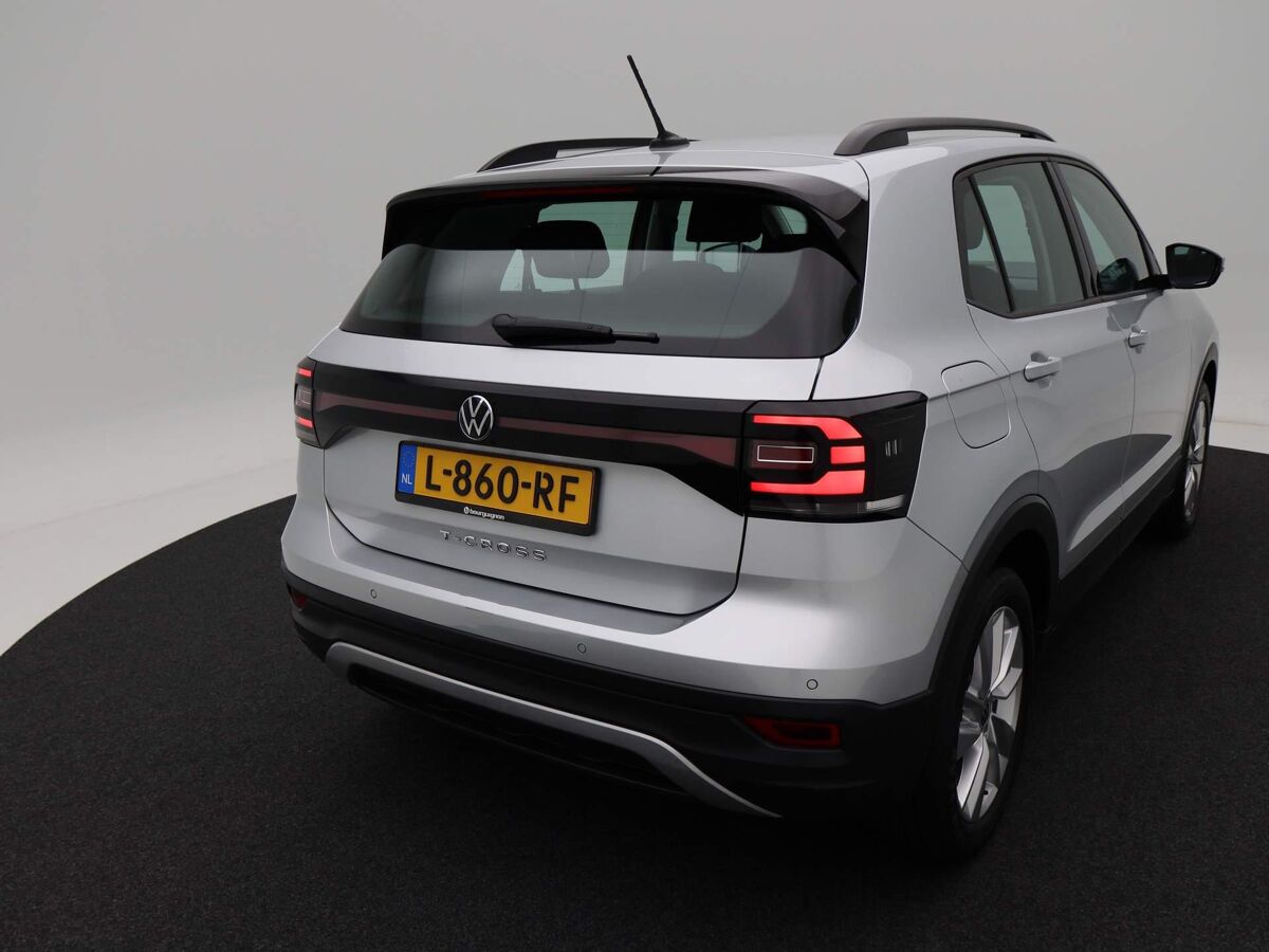 Volkswagen T-Cross 1.0 TSi Life | 17 inch | Adapt. Cruise | Parkeersensoren | DAB | Carplay | Navi