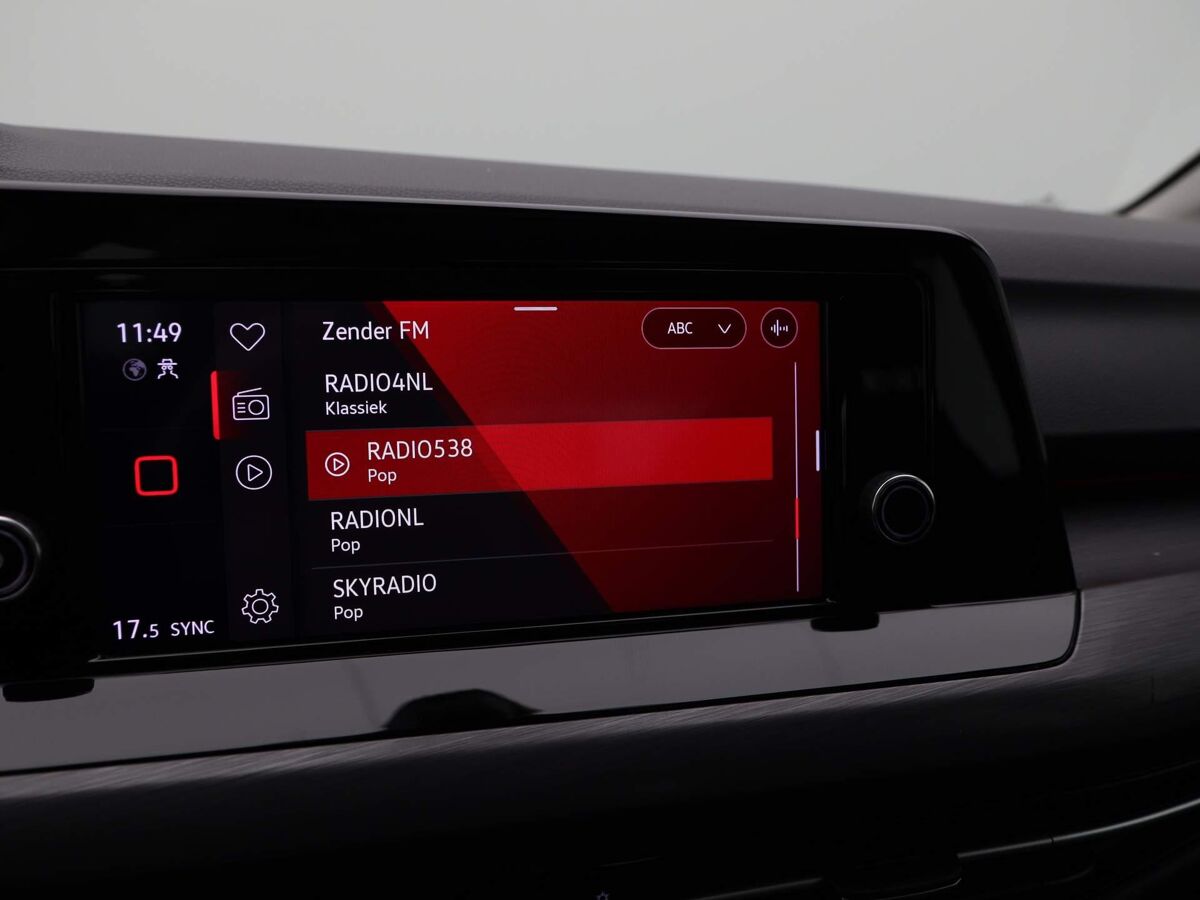 Volkswagen Golf 1.5 eTSi 150 Pk Style Automaat | Panorama | Adap. Cruise | Carplay | Full LED |  Elek. Stoel | ECC | Sensoren | 17 Inch