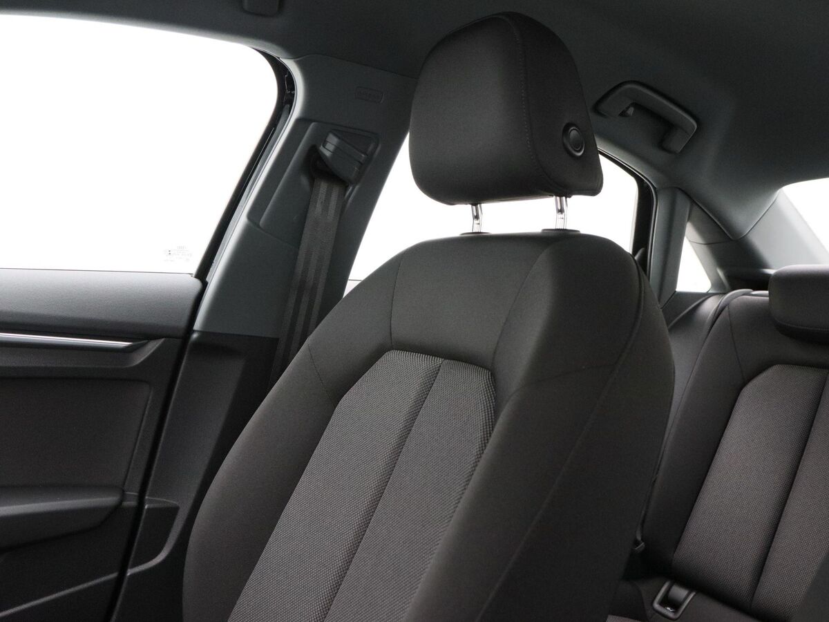Audi A3 Limousine Limousine 30 TFSi Pro Line Automaat | LED | Cruise | Carplay | Navi | ECC | 18 Inch