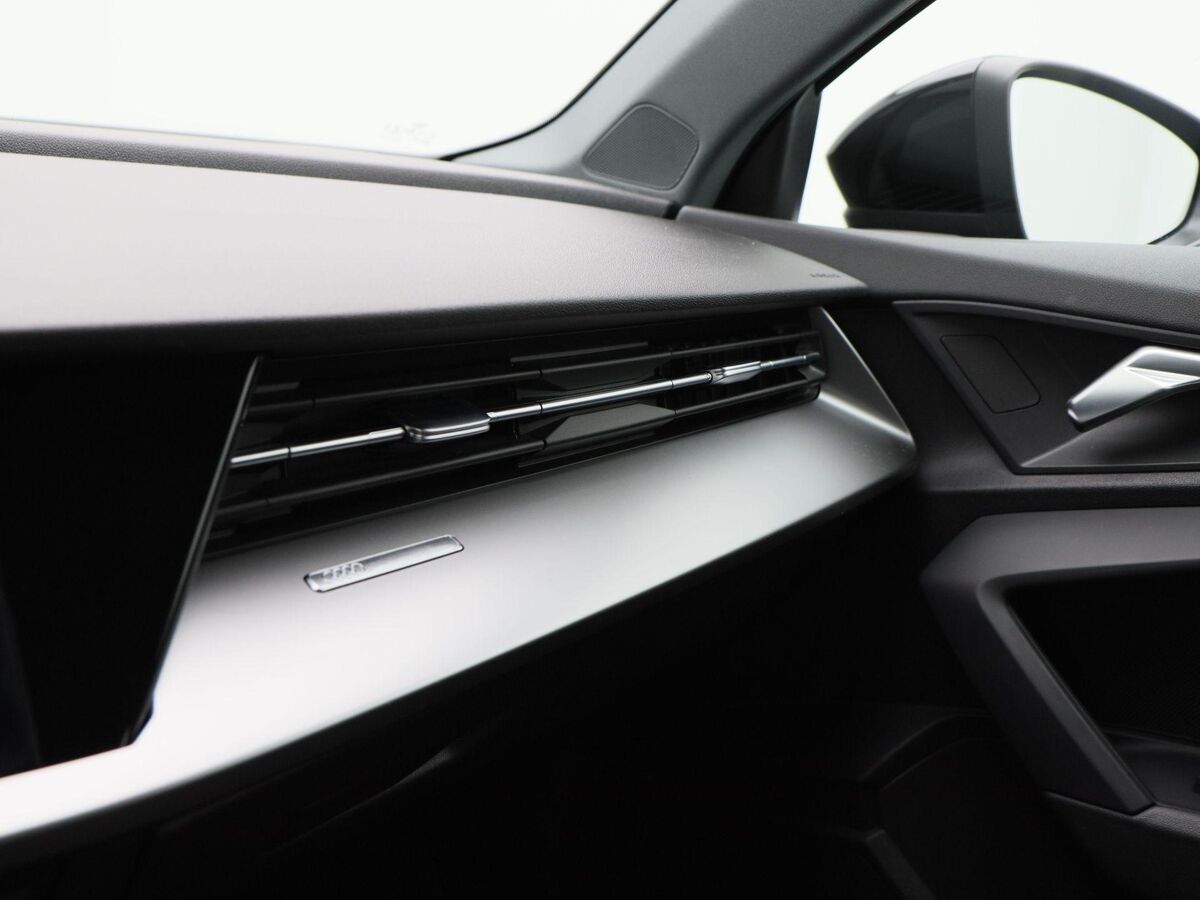 Audi A3 Limousine Limousine 30 TFSi Pro Line Automaat | LED | Cruise | Carplay | Navi | ECC | 18 Inch