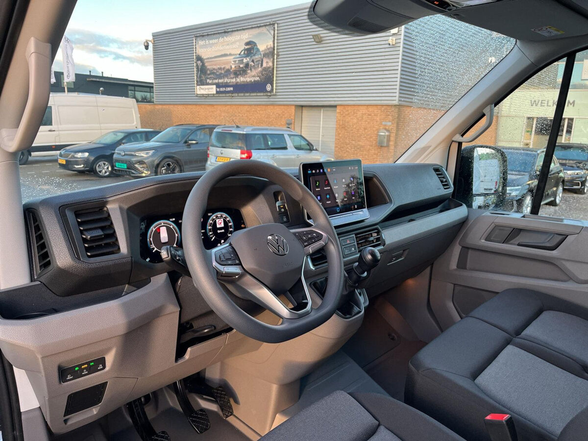 VW-Bedrijfswagens Crafter 35 2.0 TDI 140 pk H6 L3H3 | Airco | ERGO | Bij. Bank | App Connect | MJ 2025 | BPM Vrij |