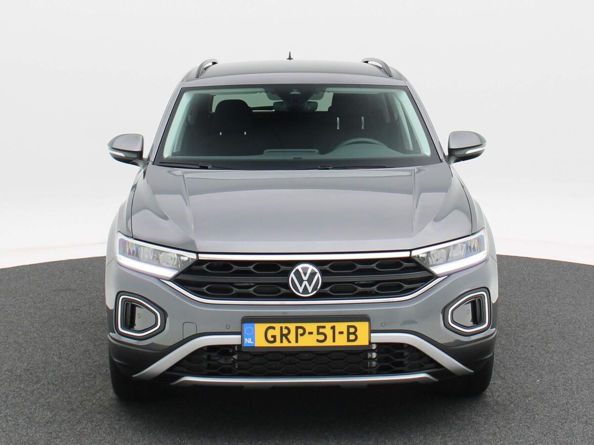 Volkswagen T-Roc 1.5 TSi 150 Pk automaat Life Edition | Camera | Stoel Verw. | Carplay | Virtuele Cockpit | 17 Inch | 12.547 Km!!