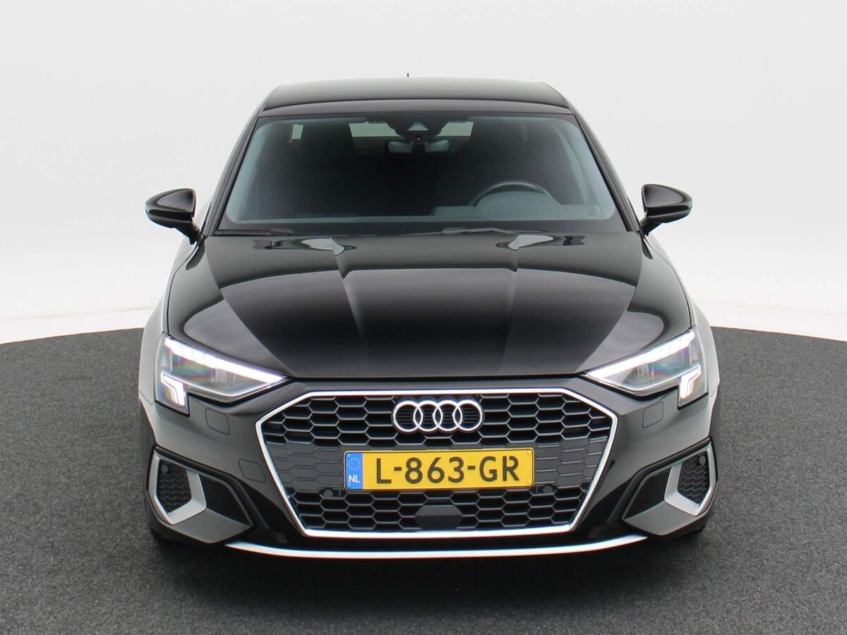 Audi A3 Limousine 35 TFSi | 150 Pk | Automaat | Business edition | Full LED | Navigatie | 17 Inch | Sportstoelen | Privacy Glass