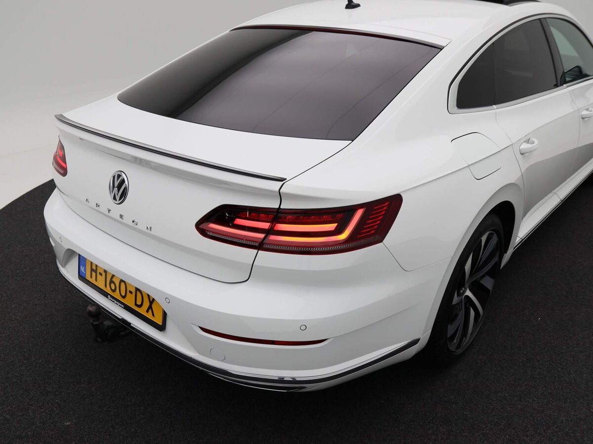 Volkswagen Arteon 1.5 TSi 150 Pk Automaat Business R-Line | Full LED | Panoramadak | 19 Inch | Trekhaak | Virtual Dashboard | 57.082 Km!!