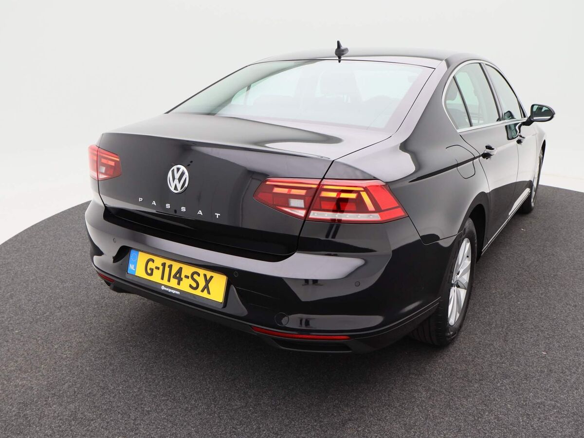 Volkswagen Passat 1.5 TSi 150 Pk Automaat Comfort Business | Navigatie | Adaptive Cruise | 16 Inch | Parkeersensoren | Carplay