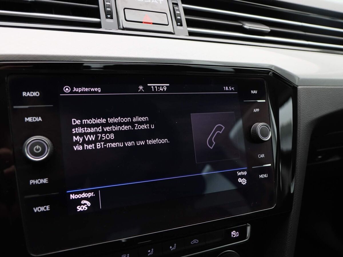 Volkswagen Passat 1.5 TSi 150 Pk Automaat Comfort Business | Navigatie | Adaptive Cruise | 16 Inch | Parkeersensoren | Carplay