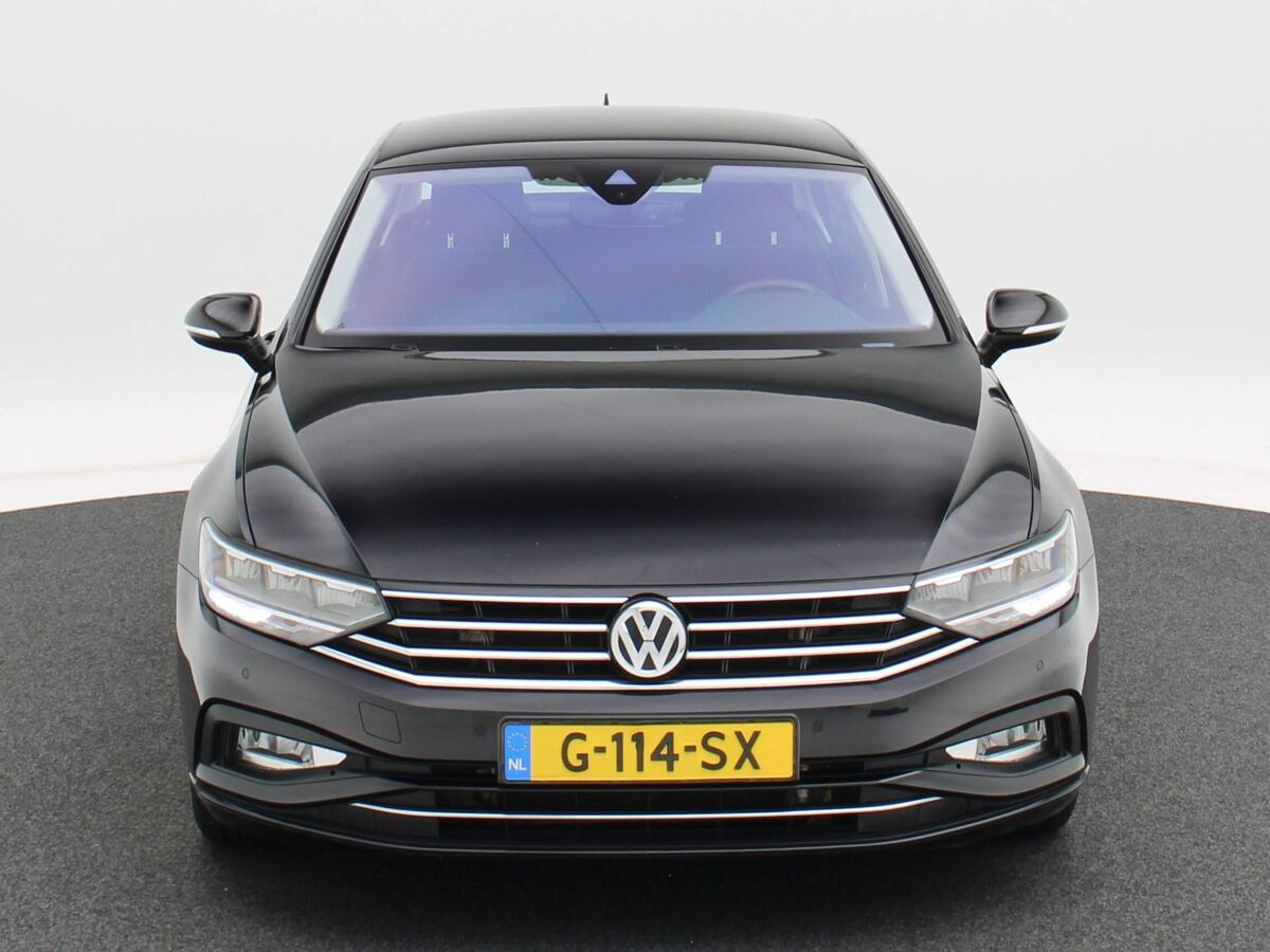 Volkswagen Passat 1.5 TSi 150 Pk Automaat Comfort Business | Navigatie | Adaptive Cruise | 16 Inch | Parkeersensoren | Carplay