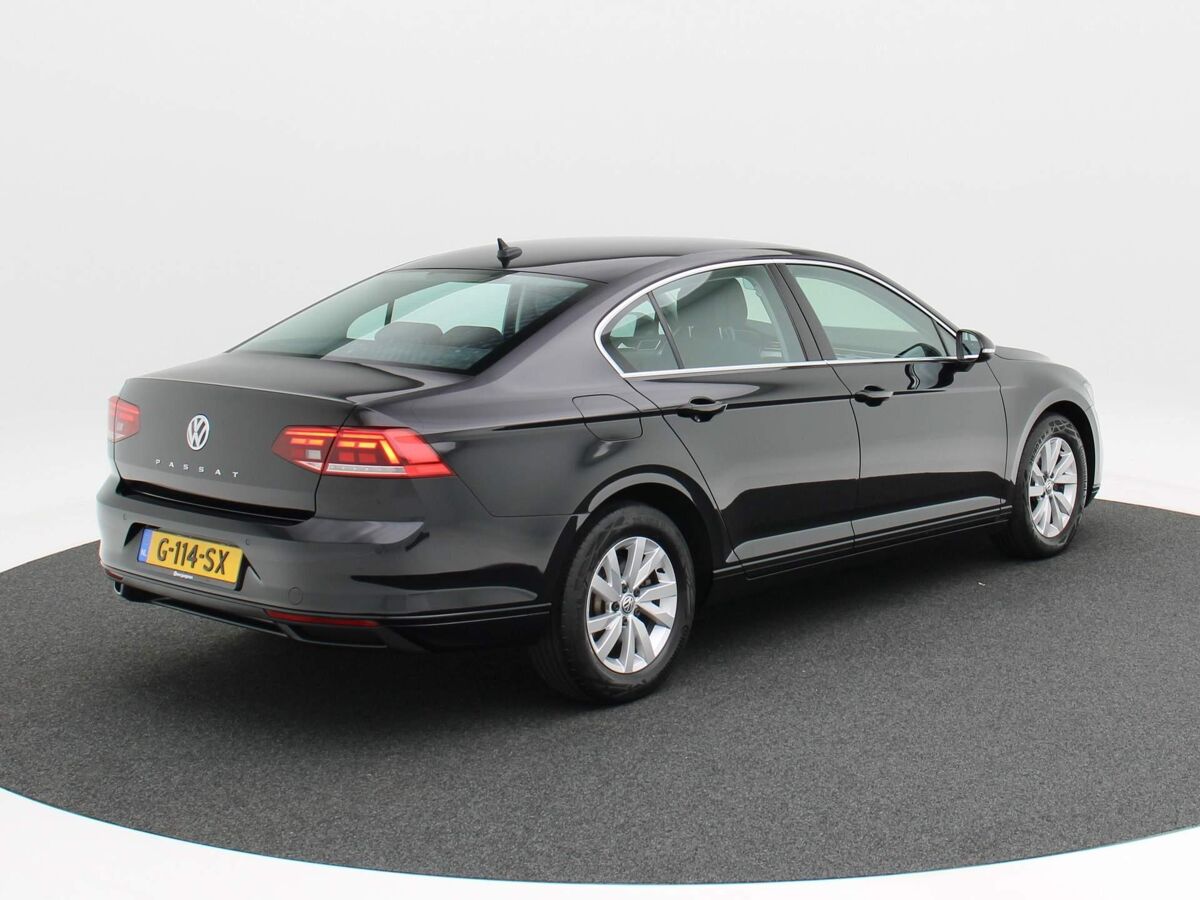 Volkswagen Passat 1.5 TSi 150 Pk Automaat Comfort Business | Navigatie | Adaptive Cruise | 16 Inch | Parkeersensoren | Carplay