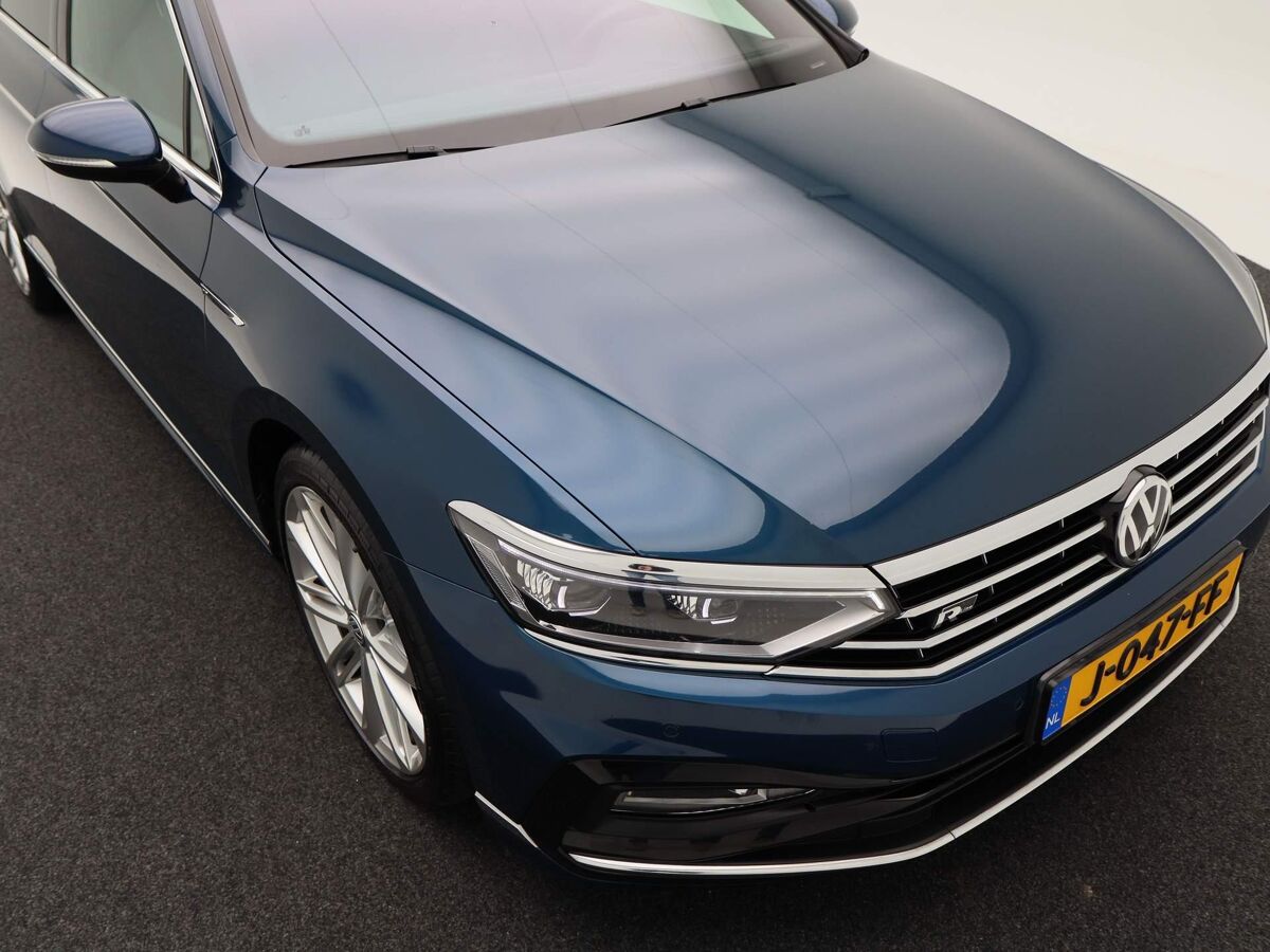 Volkswagen Passat Variant Variant 1.5 TSi 150 Pk Automaat R-Line | Leder | Panoramadak | 19 Inch | Full LED | Adapt. Cruise