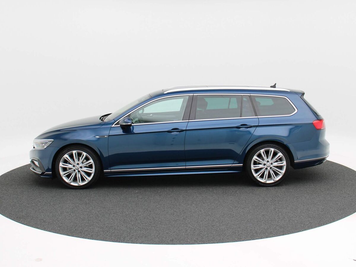 Volkswagen Passat Variant Variant 1.5 TSi 150 Pk Automaat R-Line | Leder | Panoramadak | 19 Inch | Full LED | Adapt. Cruise