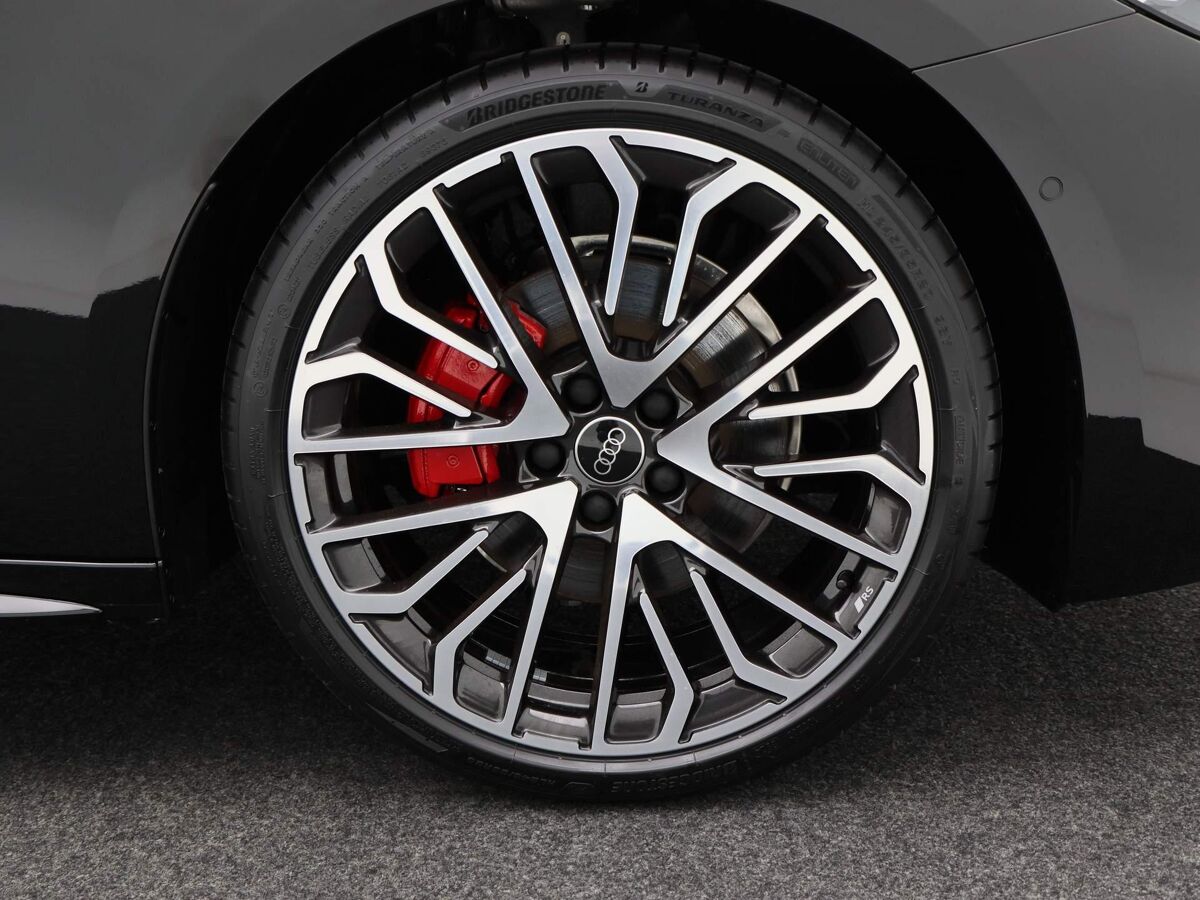 Audi A5 Avant Edition One 35 TFSI  150 PK Avant 7 versn. | Edition One | Privacyglas | 20 inch multispaak | Rode Remzadels |