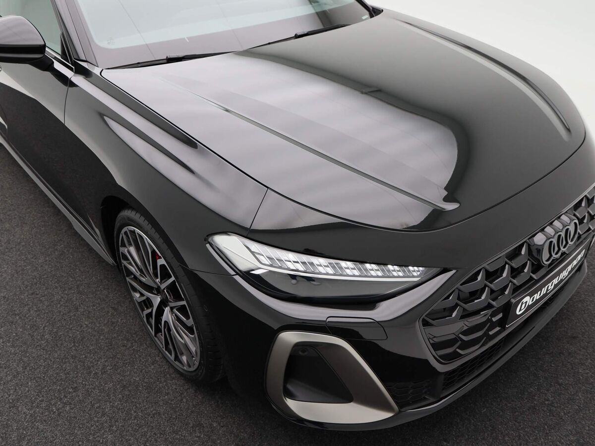 Audi A5 Avant Edition One 35 TFSI  150 PK Avant 7 versn. | Edition One | Privacyglas | 20 inch multispaak | Rode Remzadels |
