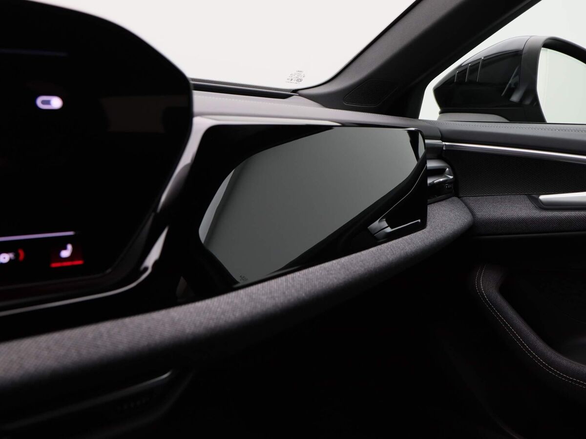 Audi A5 Avant Edition One 35 TFSI  150 PK Avant 7 versn. | Edition One | Privacyglas | 20 inch multispaak | Rode Remzadels |