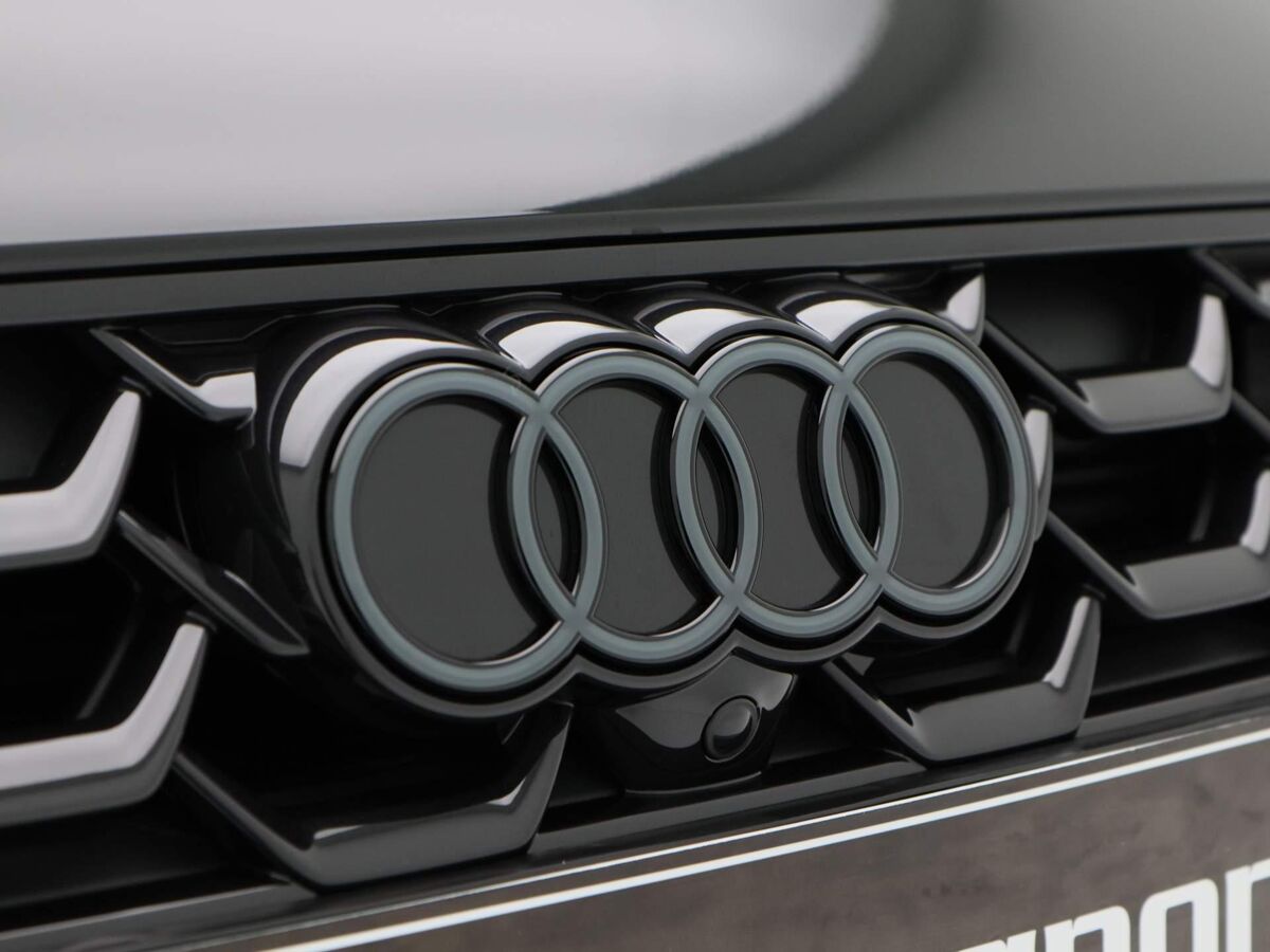Audi A5 Avant Edition One 35 TFSI  150 PK Avant 7 versn. | Edition One | Privacyglas | 20 inch multispaak | Rode Remzadels |