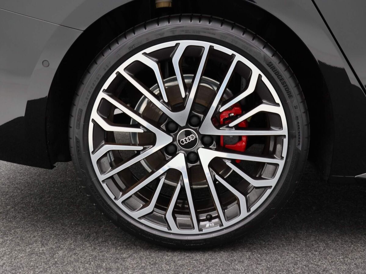 Audi A5 Avant Edition One 35 TFSI  150 PK Avant 7 versn. | Edition One | Privacyglas | 20 inch multispaak | Rode Remzadels |
